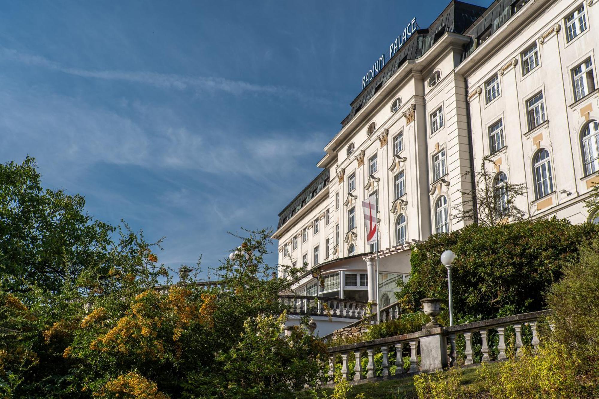 Hotel Radium Palace Jachymov Exterior photo