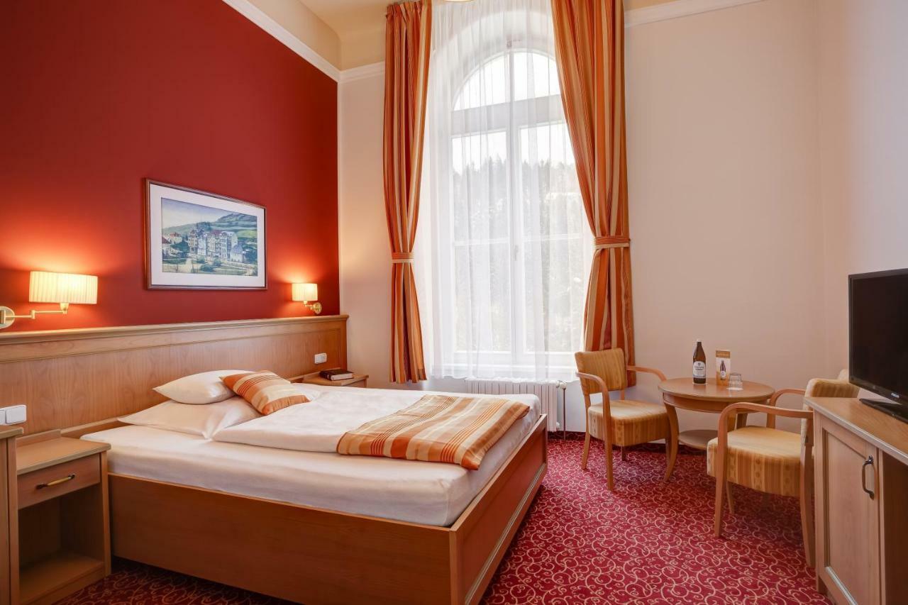 Hotel Radium Palace Jachymov Exterior photo